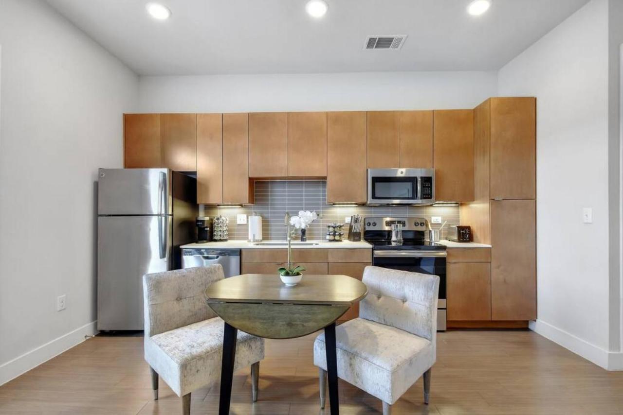 Apartment Elegant Modern Mins From Riverwalk