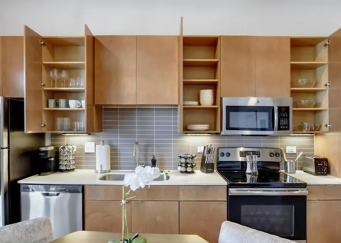 Elegant Modern Studio Mins From Riverwalk