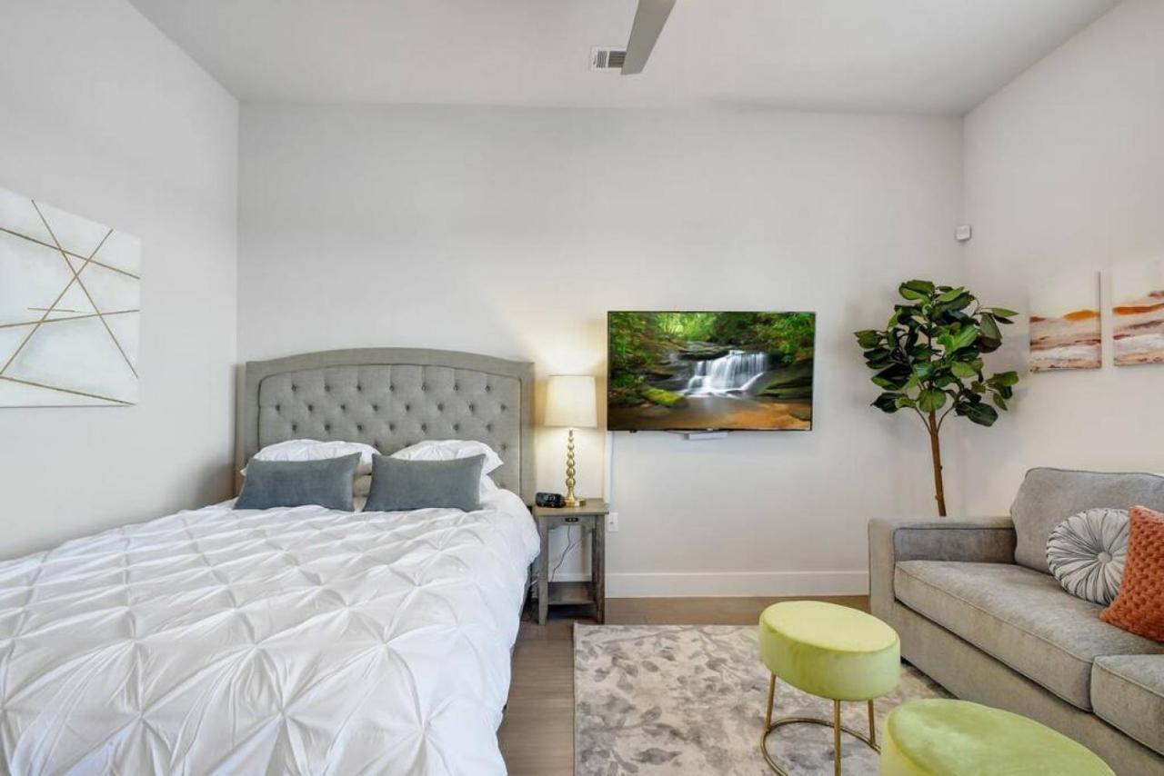 Elegant Modern Mins From Riverwalk *