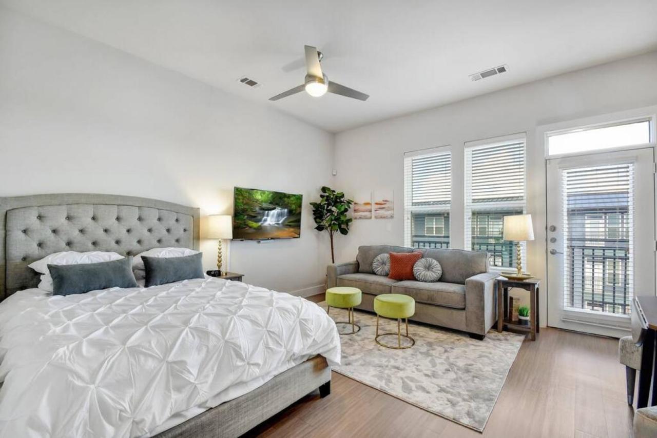 Elegant Modern Mins From Riverwalk *