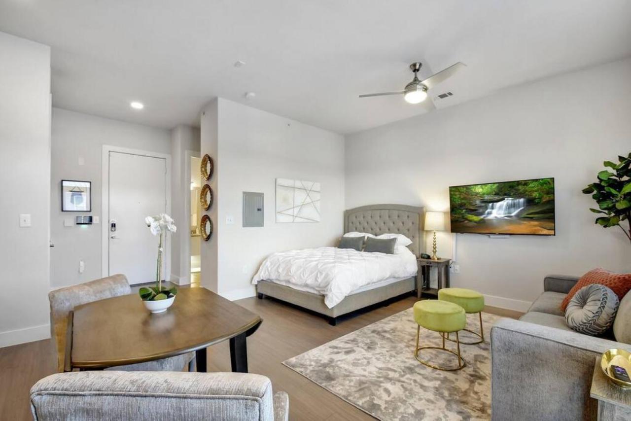 Elegant Modern Mins From Riverwalk *