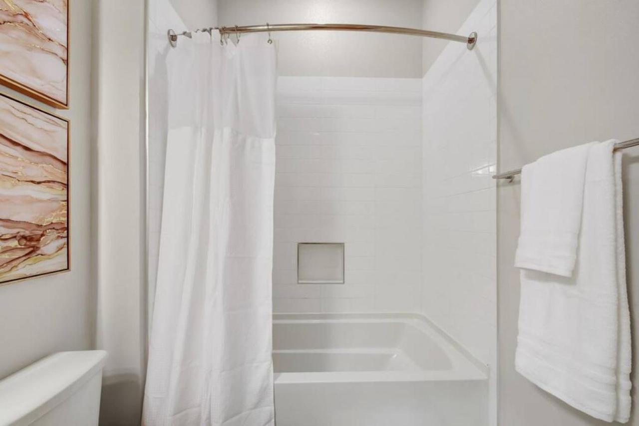 Elegant Modern Mins From Riverwalk San Antonio